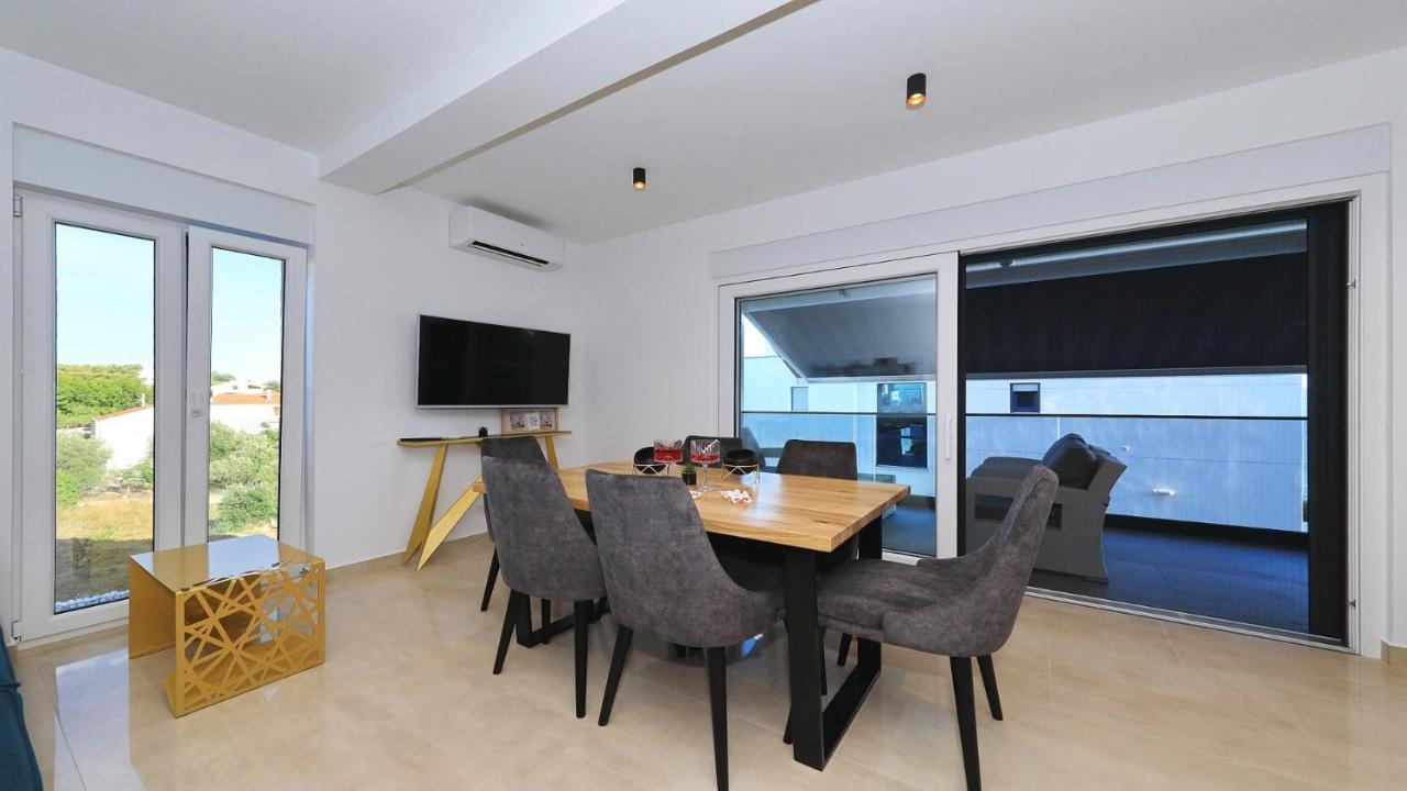 Adastra Apartments Масленица Екстер'єр фото