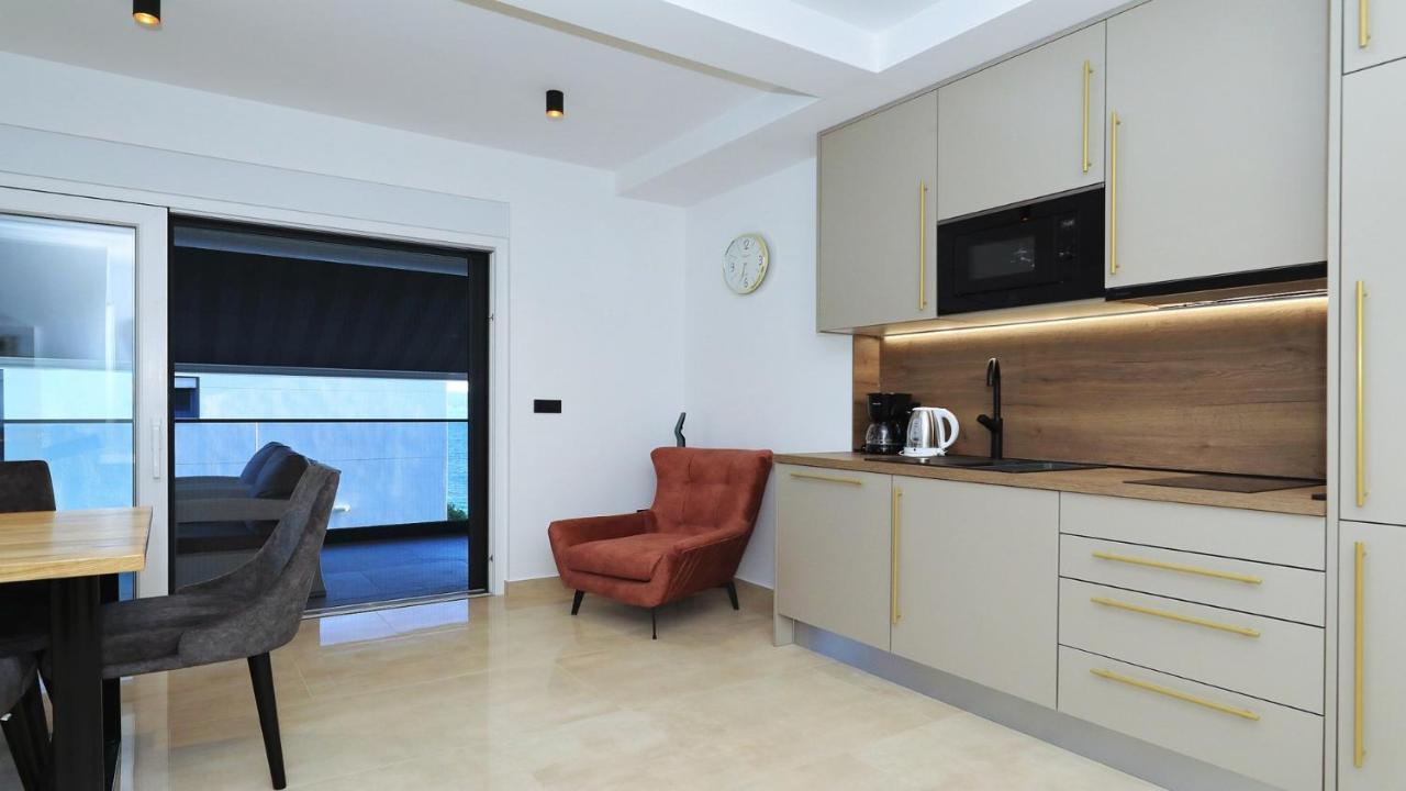 Adastra Apartments Масленица Екстер'єр фото