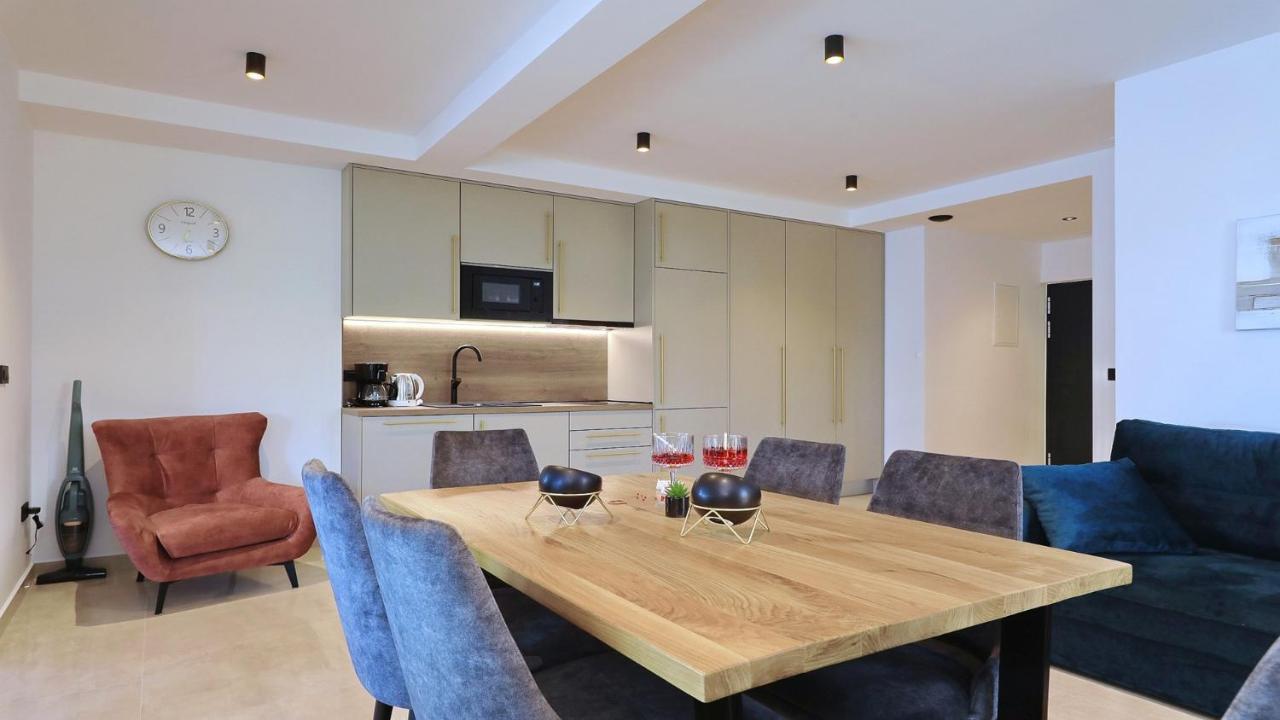 Adastra Apartments Масленица Екстер'єр фото