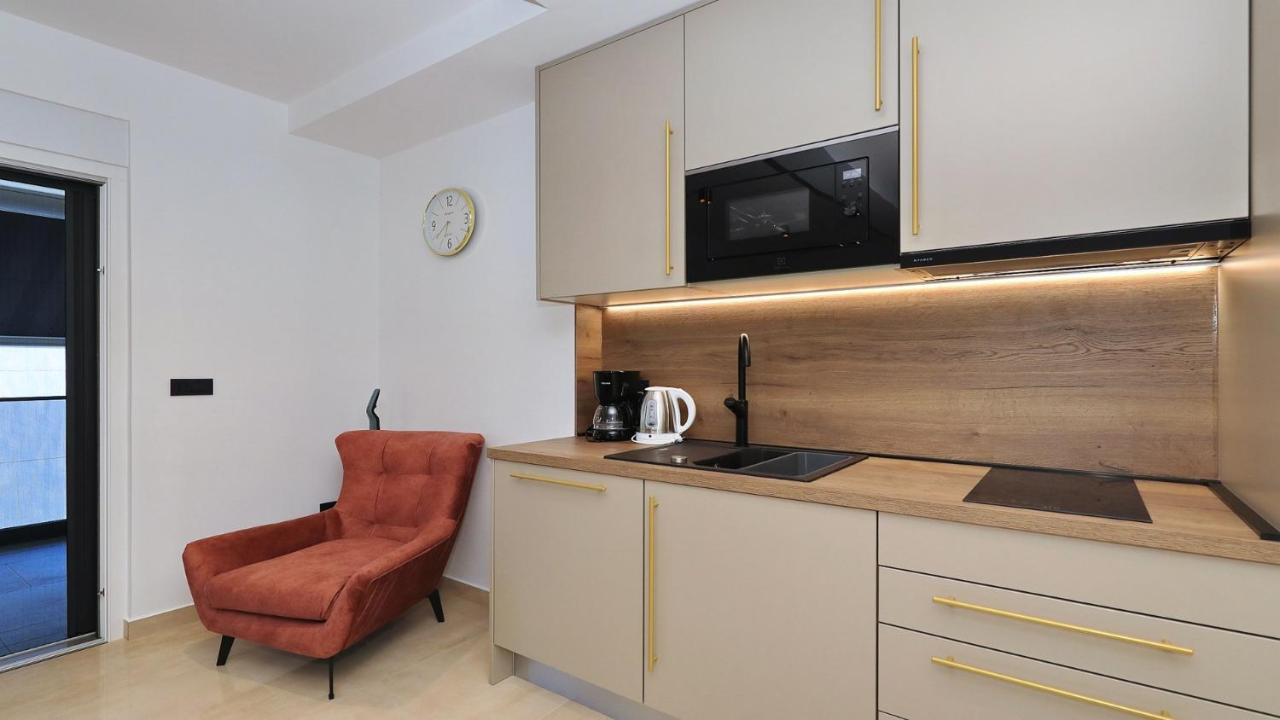 Adastra Apartments Масленица Екстер'єр фото